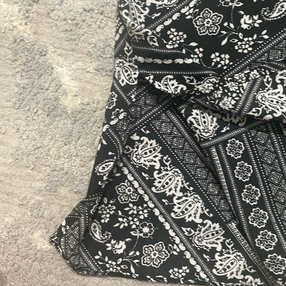 Iz Byer tank top black and white print sleeveless top with lace yoke size S EUC - Picture 6 of 7